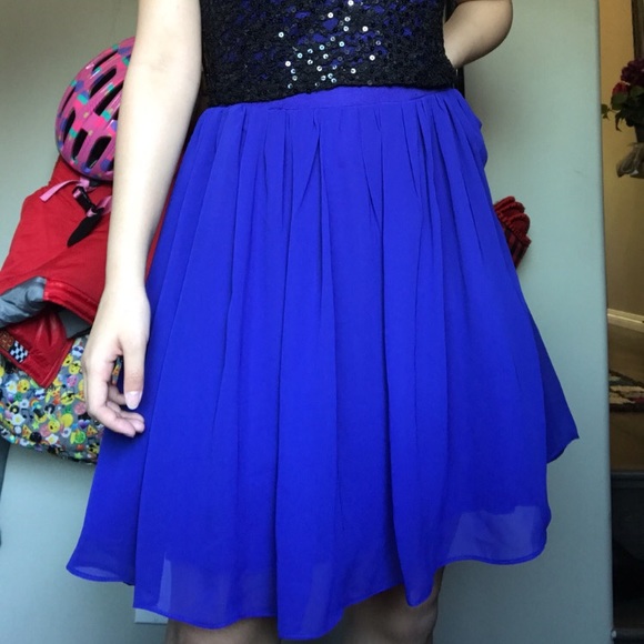 B. Darlin Dress - Picture 2 of 2